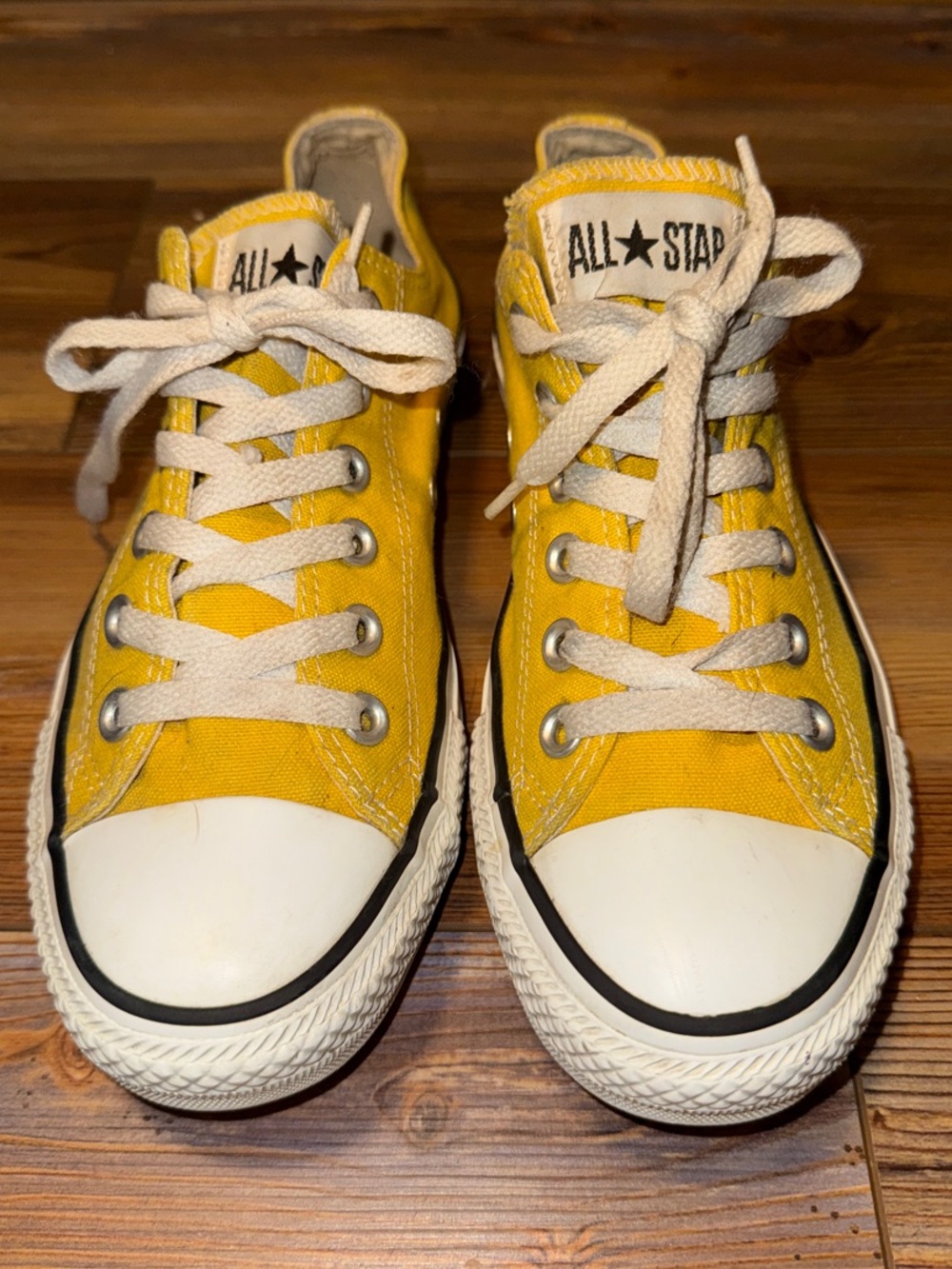 Converse Chuck Taylor All Star Yellow Low Top Sneakers Women’s 8 Men’s 6